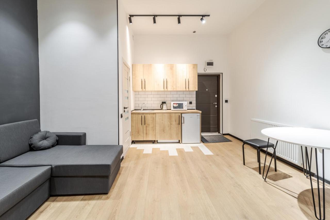 Modern Apartment In The Old City Lviv Eksteriør bilde