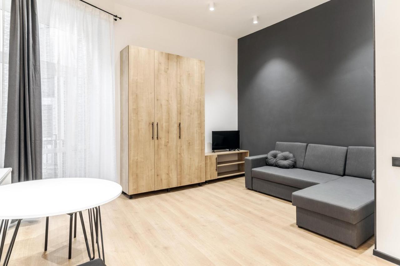 Modern Apartment In The Old City Lviv Eksteriør bilde