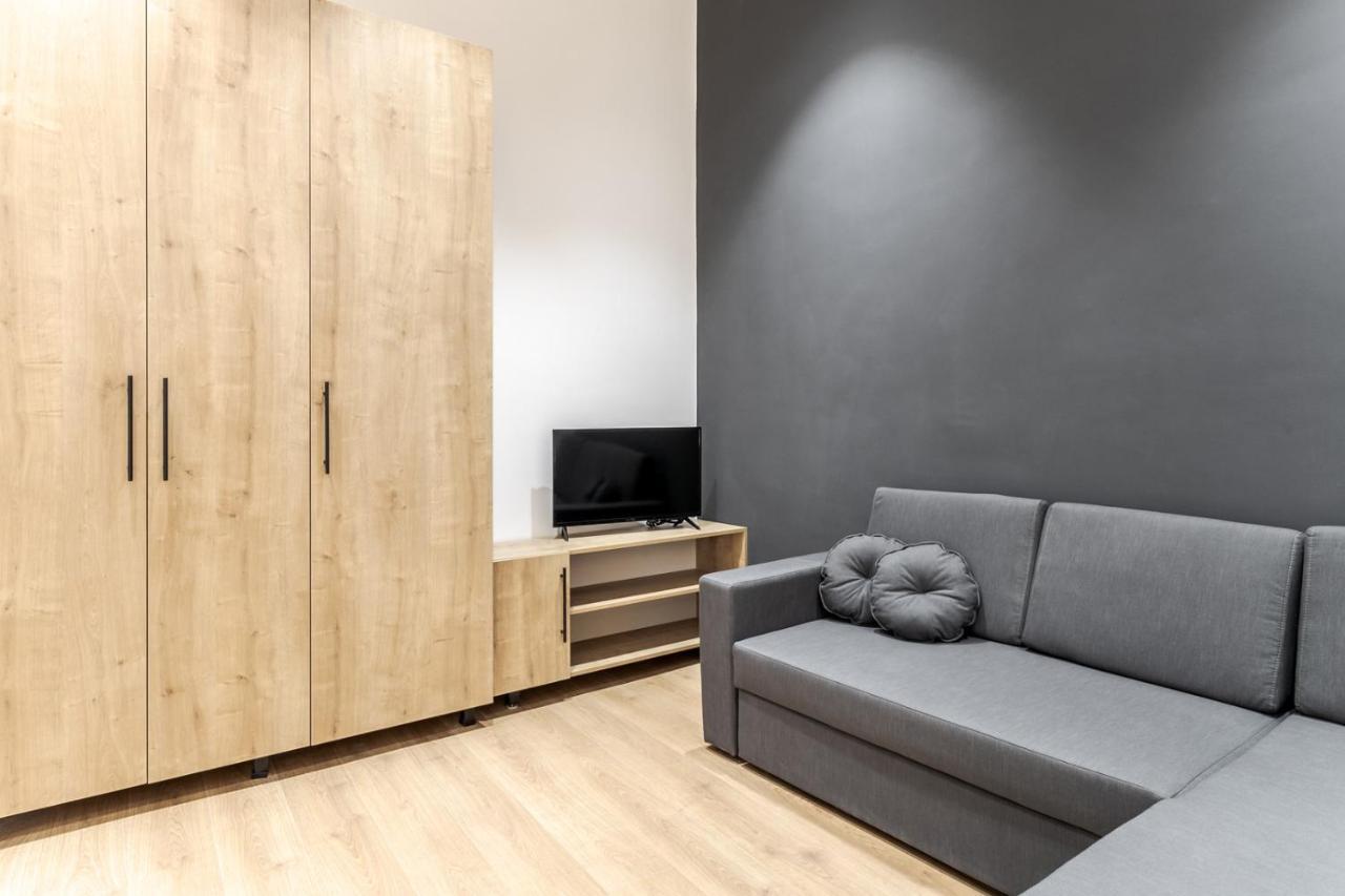 Modern Apartment In The Old City Lviv Eksteriør bilde