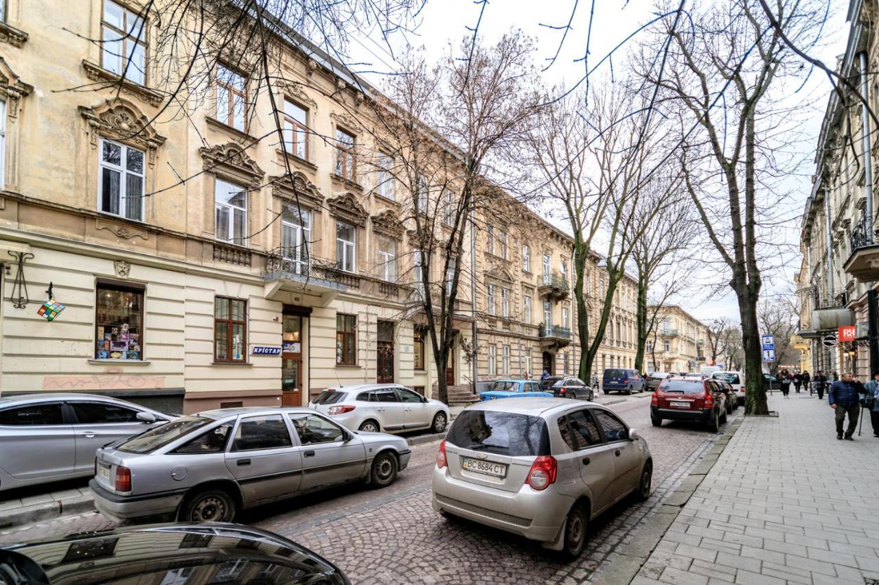 Modern Apartment In The Old City Lviv Eksteriør bilde