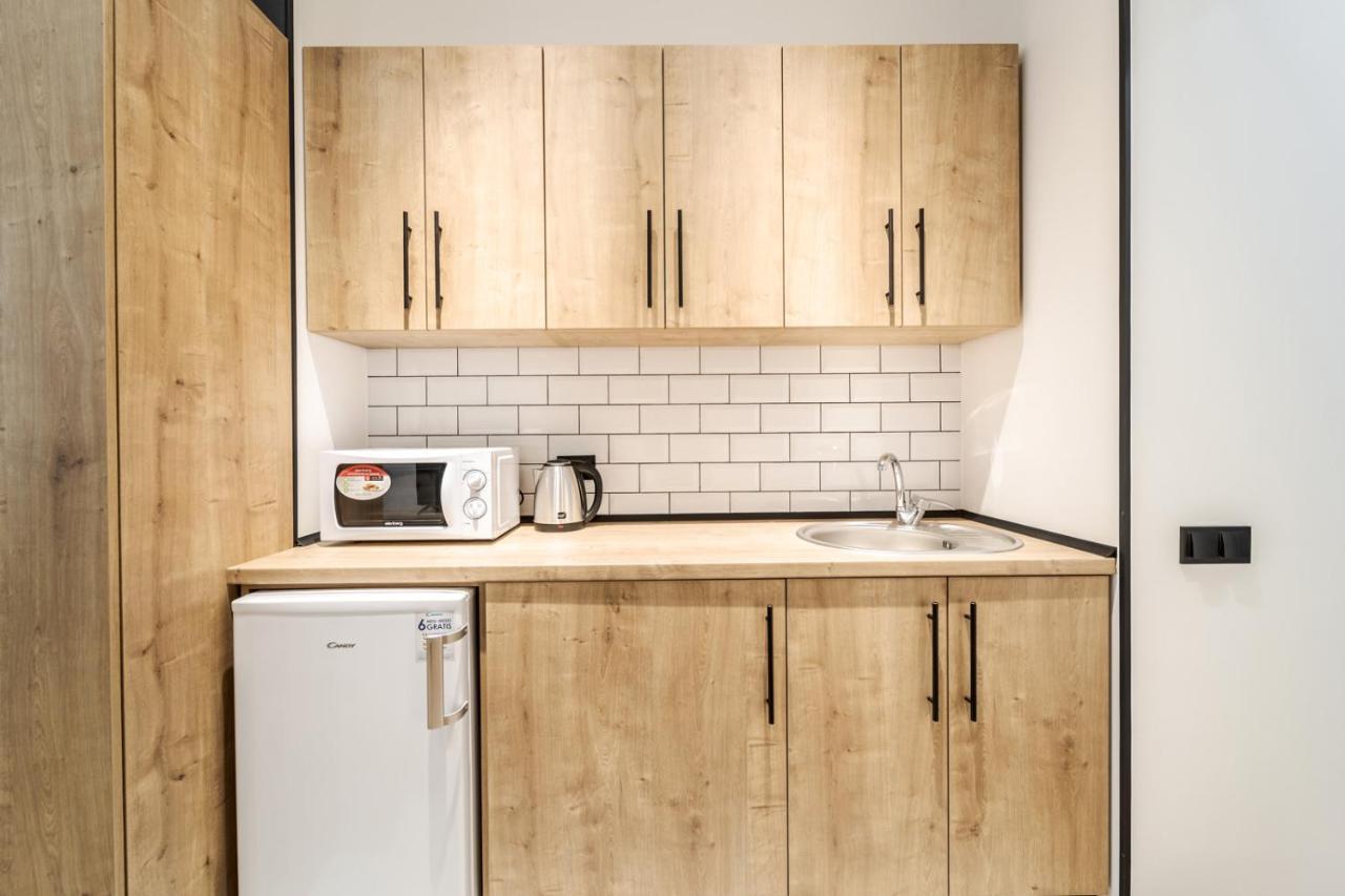 Modern Apartment In The Old City Lviv Eksteriør bilde