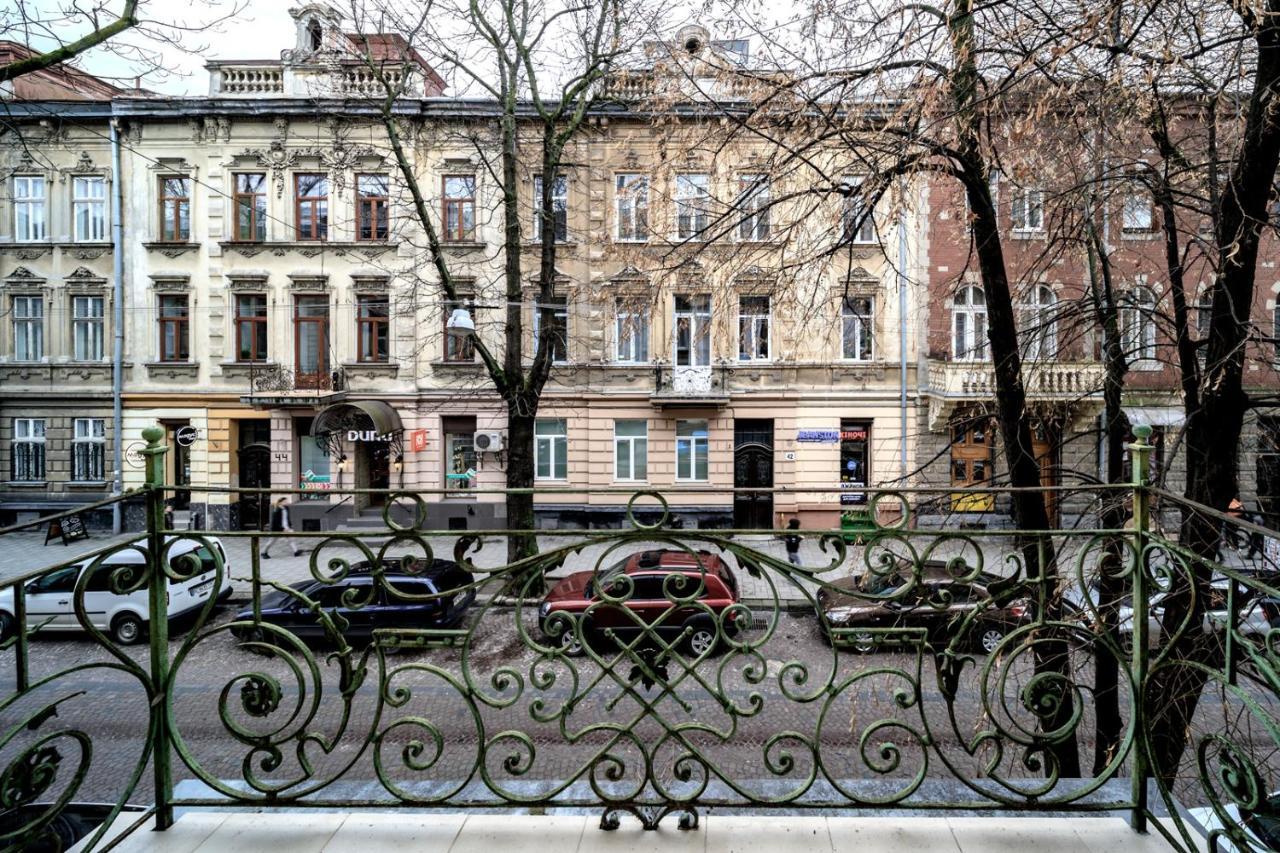 Modern Apartment In The Old City Lviv Eksteriør bilde