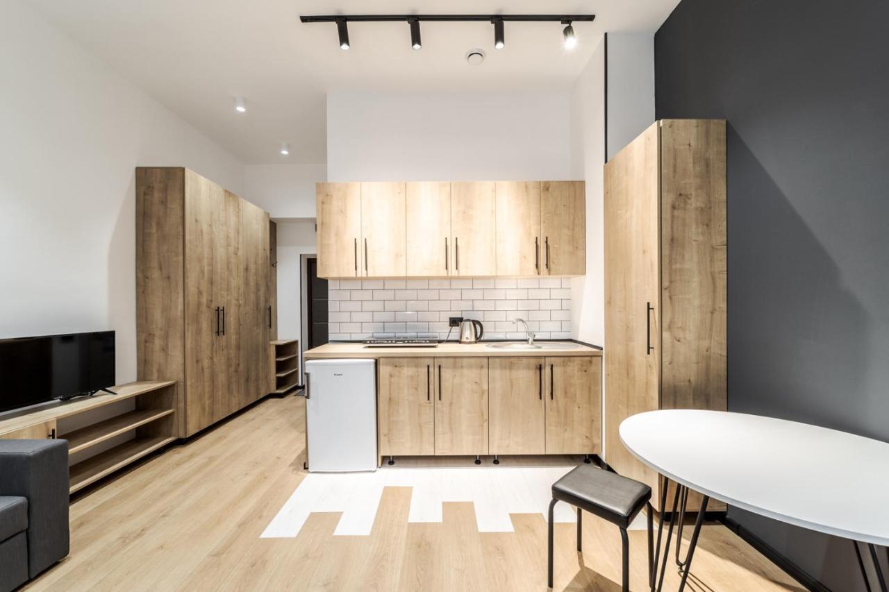 Modern Apartment In The Old City Lviv Eksteriør bilde